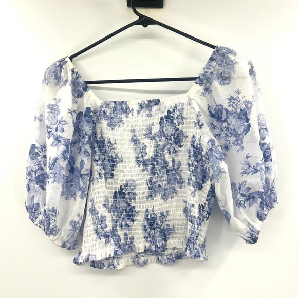 Lush Blue White Floral Smocked Cropped Blouse Women's Small - Picture 3 of 3